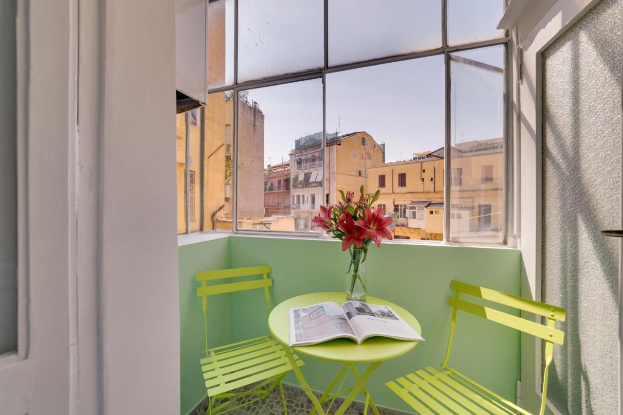 Beautiful 2 Bed Flat In Front Of The Colosseum Apartamento Roma Exterior foto